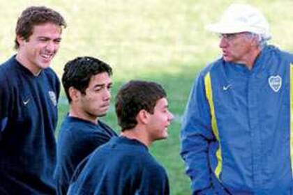 Battaglia y Bianchi, junto a Pinto y Jerez, durante una práctica distendida de Boca a comienzos de siglo