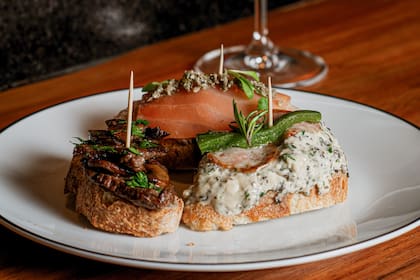 Pintxos a elección en Berria by Sagardi