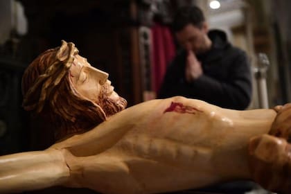 Pío tuvo los santos estigmas