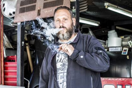 Pipa (49) trabaja en Chapa Croacia desde hace 29 años.Producto favorito: Chapas.