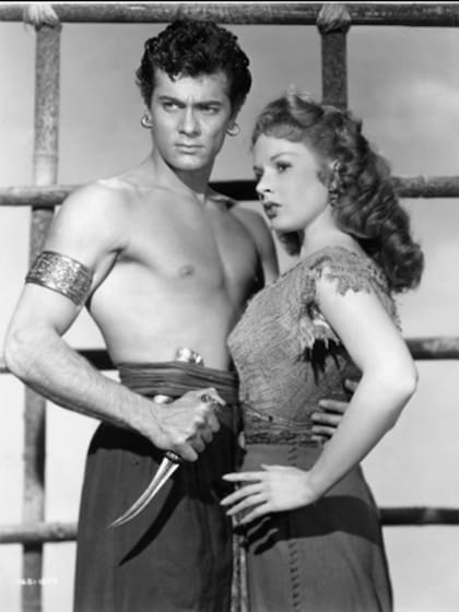 Piper Laurie junto a Tony Curtis