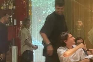 Piqué y Clara Chía acudieron a un conocido restaurante que el futbolista solía frecuentar con Shakira