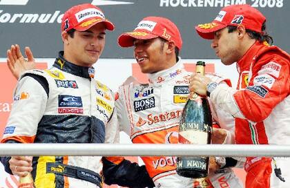 El de Alemania 2008 fue el podio de menor edad en promedio de sus protagonistas: Nelsinho Piquet, cuyo padre enojaría Lewis Hamilton 14 años después con una palabra; el inglés de McLaren, y Felipe Massa, el principal perjudicado en Singapur 2008 por el impacto intencional de su compatriota.