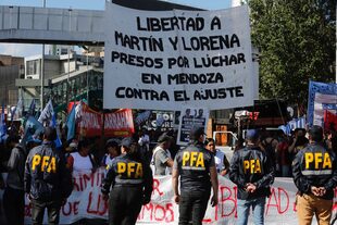 La UP se manifiesta para pedir la liberacion de dos militantes tras ser detenidos en Mendoza