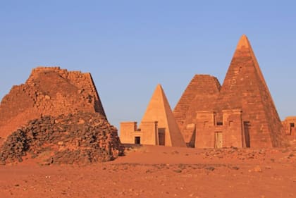 Pirámides de Meroë, Sudán - 300 a. C.