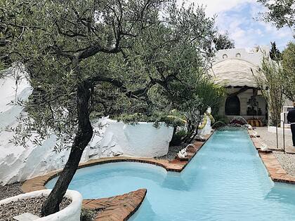 Piscina en la casa museo de Dalí