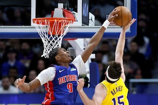 Pistons vencen 113-110 a los Lakers y cortan su racha de 9 victorias
