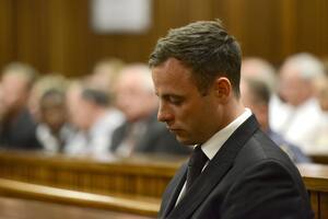 Oscar Pistorius, condenado a cinco años de prisión por matar a su novia