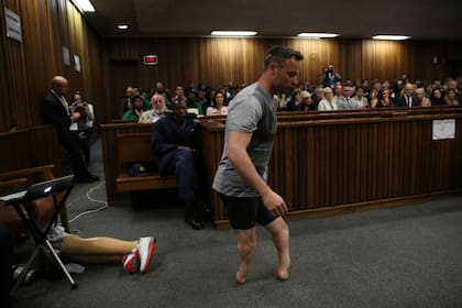 Pistorius, sin las prótesis durante el juicio