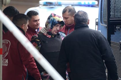 Pity Álvarez cuando fue trasladado al despacho del juez