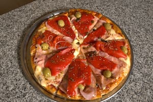 Pizza al molde de jamón y morrones
