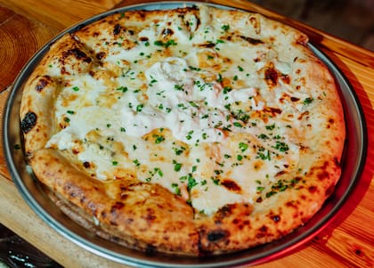 Pizza de cuatro quesos en La Casa Blanca de Habana
