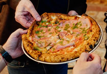 Pizza de mortadela en La Casa Blanca de Habana