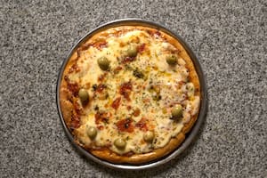 Pizza mozzarella al molde