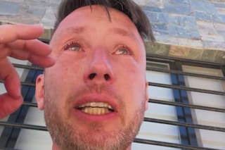 Un influencer nutricional denunció amenazas y que golpearon salvajemente a su abuela de 95 años