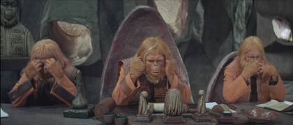 Planet of the Apes (1968): la dirigió Frank Schaffner; Charlton Heston hizo el papel de George Taylor, el protagonista