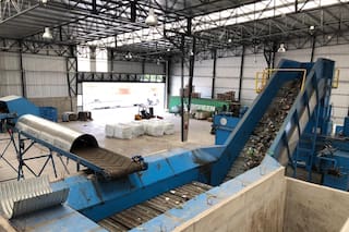 Ceamse: un operario murió mientras limpiaba una transportadora de basura