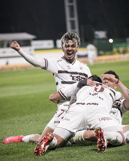 Platense, campeón del Torneo Apertura 2025, jugará la Copa Libertadores por primera vez