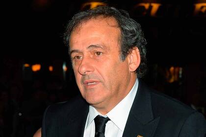 Platini apoya la idea de agregar 8 selecciones al Mundial