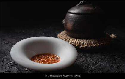 Plato de influencia nipona en el restaurante del chef argentino en Hong Kong