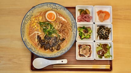 Plato de otro de los proyectos de Roy Asato: Orei Ramen