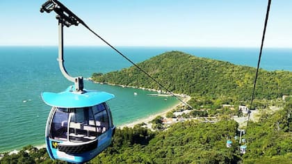 Playa Laranjeiras en Balneario Camboriú, otro de los preferidos del litoral catarinense