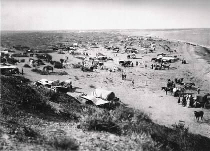 Playa al sur de la desembocadura del Chubut. ca. 1905.