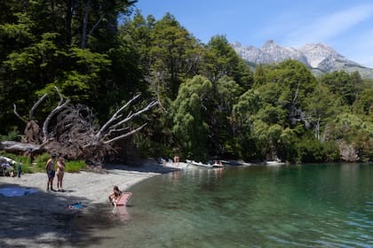 Playa de Cume Hué, en el lago Futalaufquen