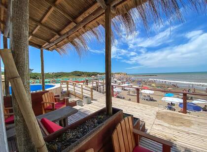 Playa Luna Roja cuenta con cabañas y suites frente al mar, para disfrutar en pareja, familia o con amigos