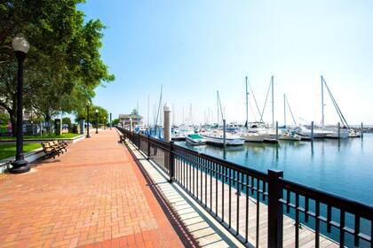 Playas de arena blanca y crimen bajo: Pensacola combina turismo y tranquilidad con una tasa de homicidios entre las más bajas del país