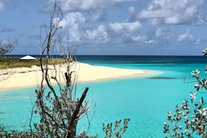 Playas de arena fina y aguas cristalinas en la legendari Guanahani