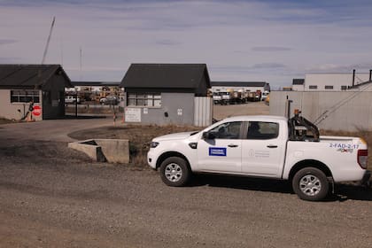 Playón donde se encuentran las maquinarias y vehículos de Austral Construcciones.