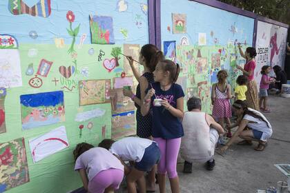 Entre los asistentes hubo muchas familias y los padres manifestaron su preocupación por los lugares de esparcimiento público para los niños