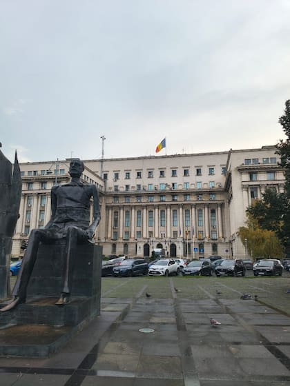 Plaza de la Revolución, en el centro de Bucarest, Rumania. Fuente: Juan Landaburu