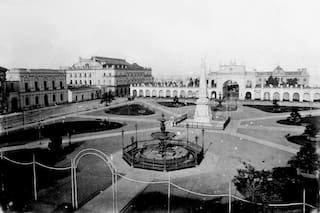 Antigua Recova. Cuando la Plaza de Mayo eran dos