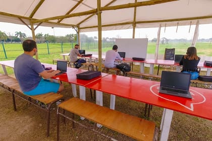 Plazas y otros espacios verdes, los lugares elegidos por la ciudad para volver a clases