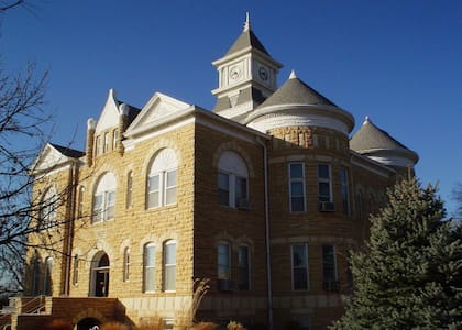 Pocas ciudades en Estados Unidos ofrecen incentivos para atraer nuevos residentes. Lincoln, en Kansas, es una excepción (Archivo)