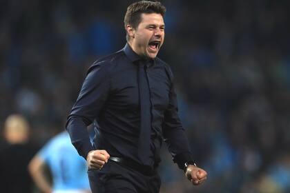 La noche que Tottenham consiguió la clasificación a la final de la Champions League regaló esta imagen: un Pochettino poco habitual.