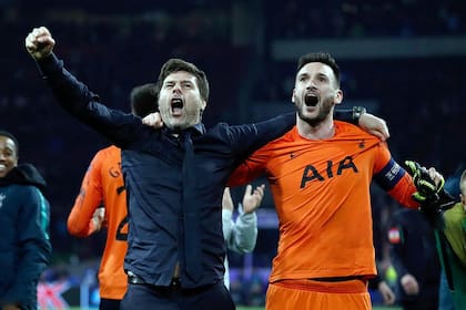 Pochettino y Lloris festejan en Amsterdam la clasificación a la final de la Champions League 2019