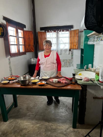 Pochita tiene 76 años y creó el restaurante en 1987, "por necesidad".