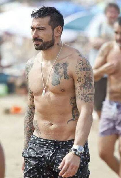 Pocho Lavezzi, ¿con o sin remera?