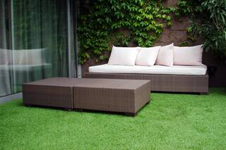 ¿Césped sintético sí o no? Los pros y contras de instalarlo en tu casa