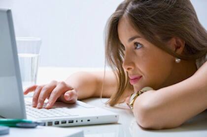 ¡Podemos pasarnos horas chusmeando los sitios de citas!