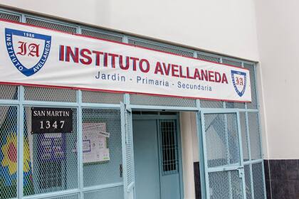 "Podemos recibir a los alumnos de sexto año con todas las medidas de seguridad que exige el protocolo", dice Sandra Fernández, directora del Instituto Avellaneda