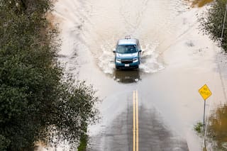 Poderosa tormenta invernal amenaza California mientras se acerca la Navidad