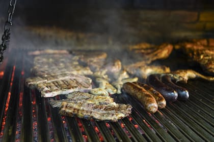 "Podés venir y pedirte un bife de chorizo a la hora que sea", dice Hugo