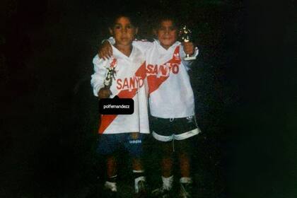 Pol Fernández con la camiseta de River, en una foto subida a Instagram por su hermano