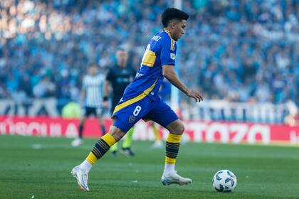 Pol Fernández jugando ante Racing y ante una situación curiosa en medio de la crisis de Boca