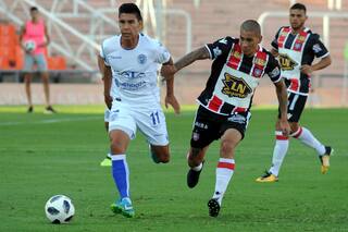 Godoy Cruz-Chacarita: en Mendoza, el Tomba le dio otro empujón al Funebrero