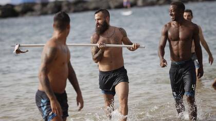 Polémica por el futbolista que mató a un tiburón en extinción con un arpón sólo para divertirse. Foto: http://www.laopinion.es/